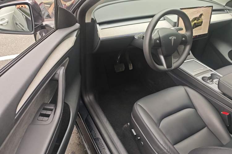 Used Tesla Model Y 2024 Rear-Wheel-Drive Version Driver Seat