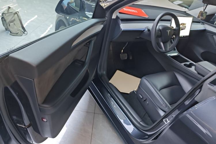 Used Tesla Model Y 2024 Rear-Wheel-Drive Version Driver Seat