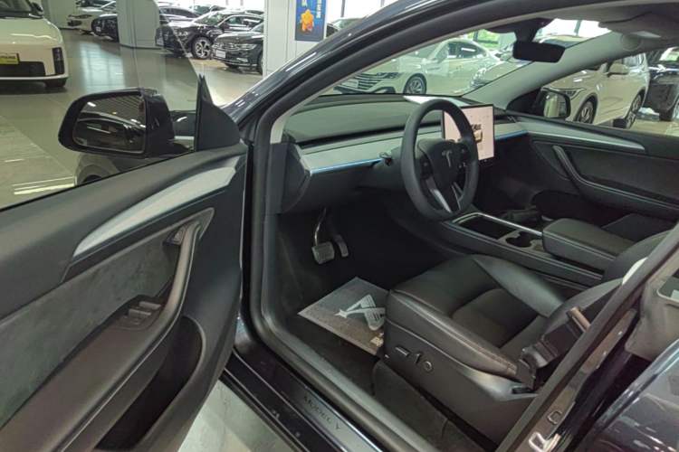 Used Tesla Model Y 2024 Rear-Wheel-Drive Version Driver Seat