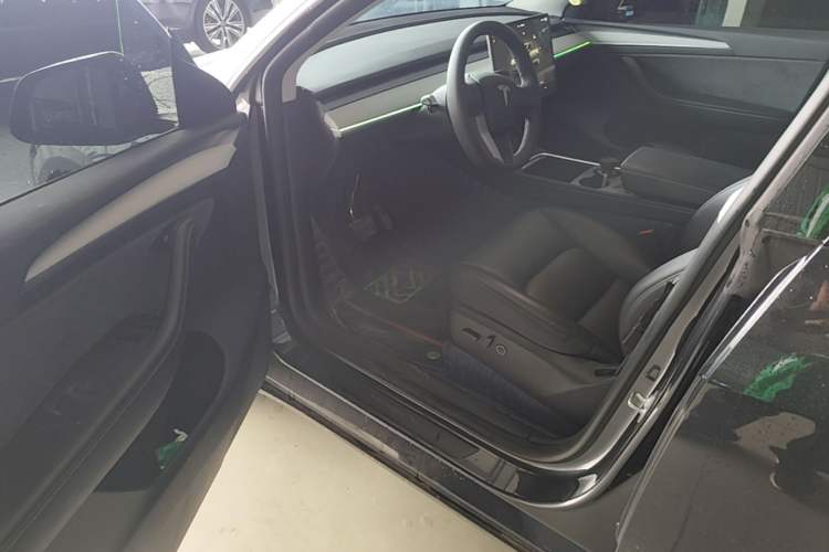 Used Tesla Model Y 2024 Rear-Wheel-Drive Version Driver Seat