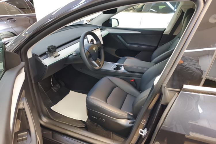 Used Tesla Model Y 2024 Rear-Wheel-Drive Version Driver Seat