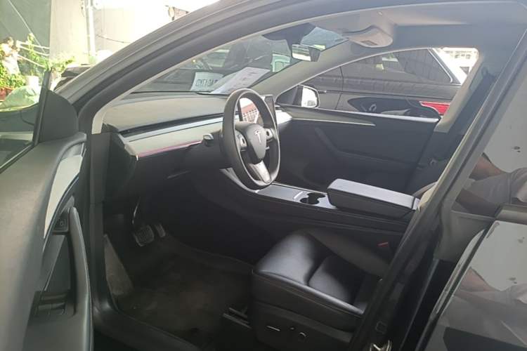 Used Tesla Model Y 2024 Rear-Wheel-Drive Version Driver Seat