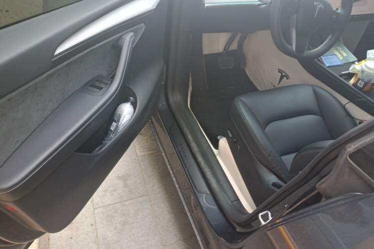 Used Tesla Model Y 2024 Rear-Wheel-Drive Version Driver Seat