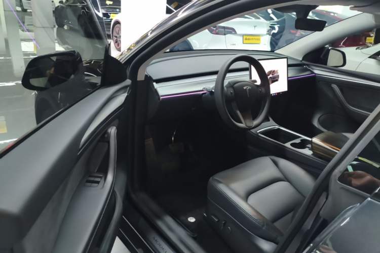 Used Tesla Model Y 2024 Long-Range All-Wheel-Drive Version Driver Seat