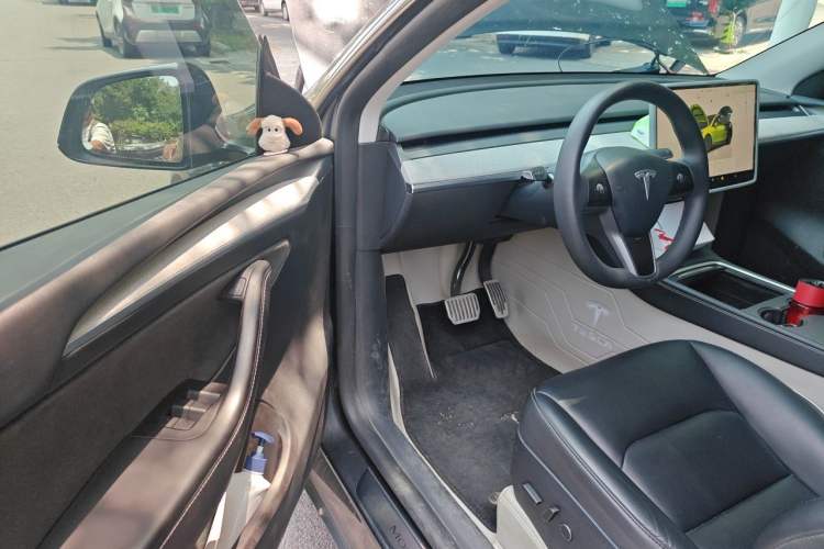 Used Tesla Model Y 2024 Rear-Wheel-Drive Version Driver Seat