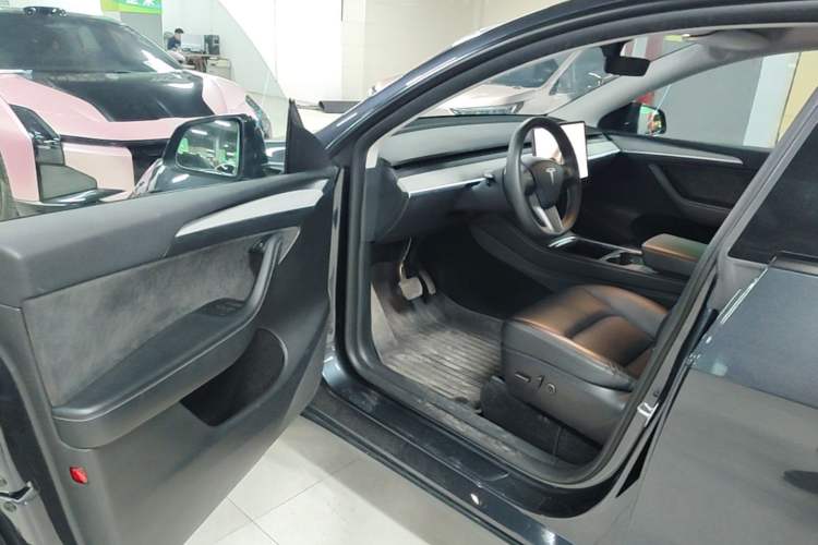Used Tesla Model Y 2024 Rear-Wheel-Drive Version Driver Seat
