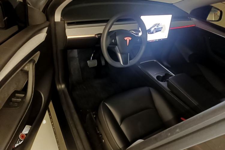 Used Tesla Model Y 2024 Rear-Wheel-Drive Version Driver Seat