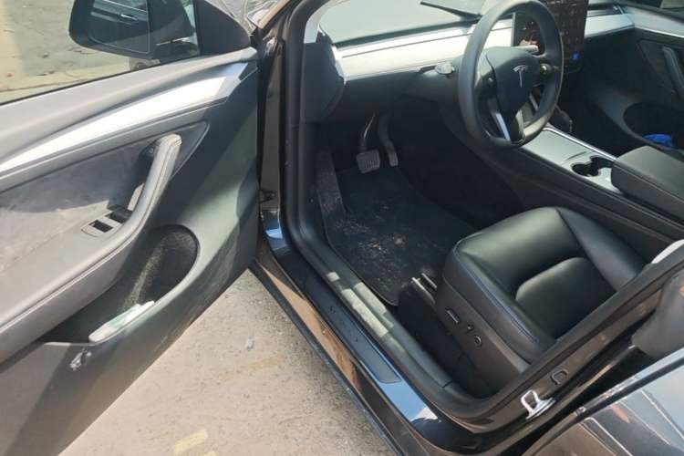 Used Tesla Model Y 2024 Long-Range All-Wheel-Drive Version Driver Seat