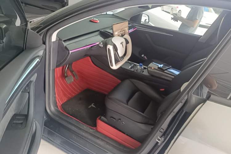 Used Tesla Model Y 2024 Long-Range All-Wheel-Drive Version Driver Seat