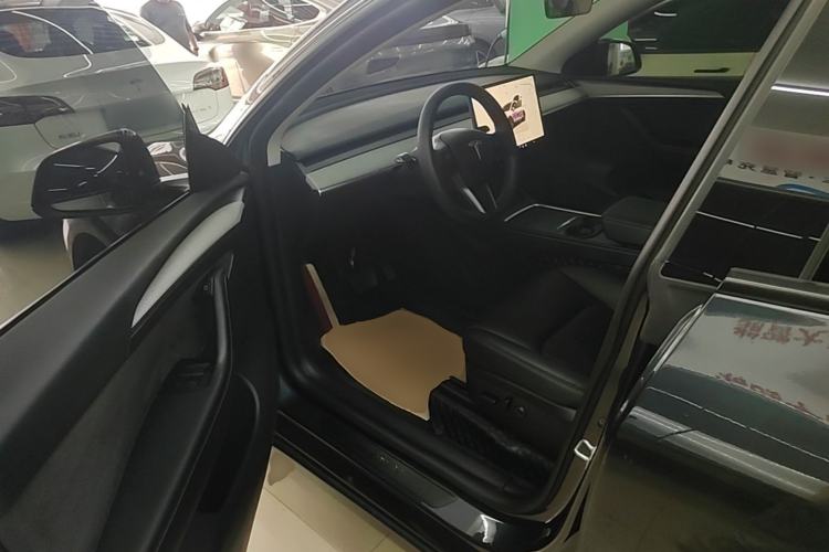 Used Tesla Model Y 2024 Long-Range All-Wheel-Drive Version Driver Seat
