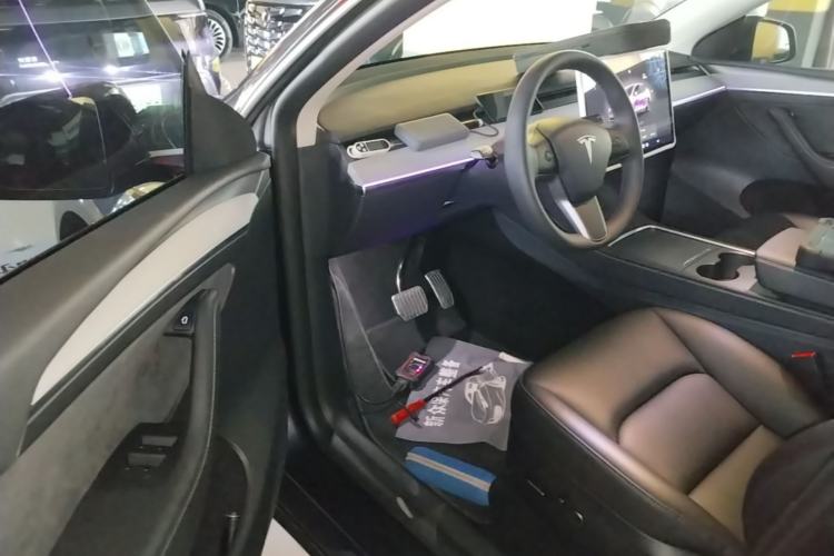 Used Tesla Model Y 2024 Long-Range All-Wheel-Drive Version Driver Seat