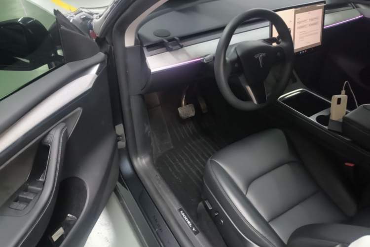 Used Tesla Model Y 2024 Rear-Wheel-Drive Version Driver Seat