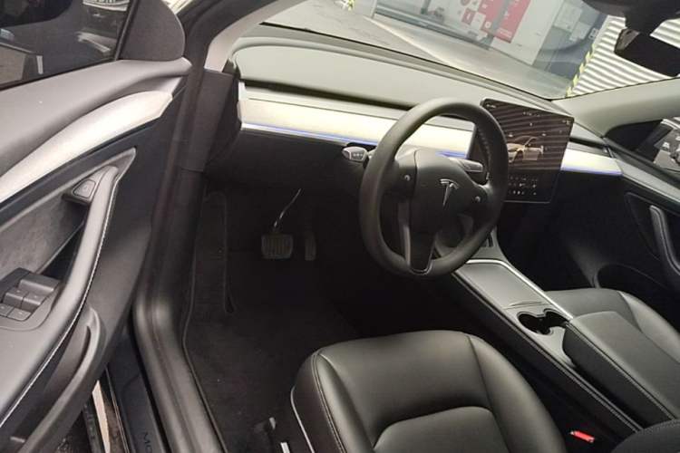 Used Tesla Model Y 2024 Rear-Wheel-Drive Version Driver Seat