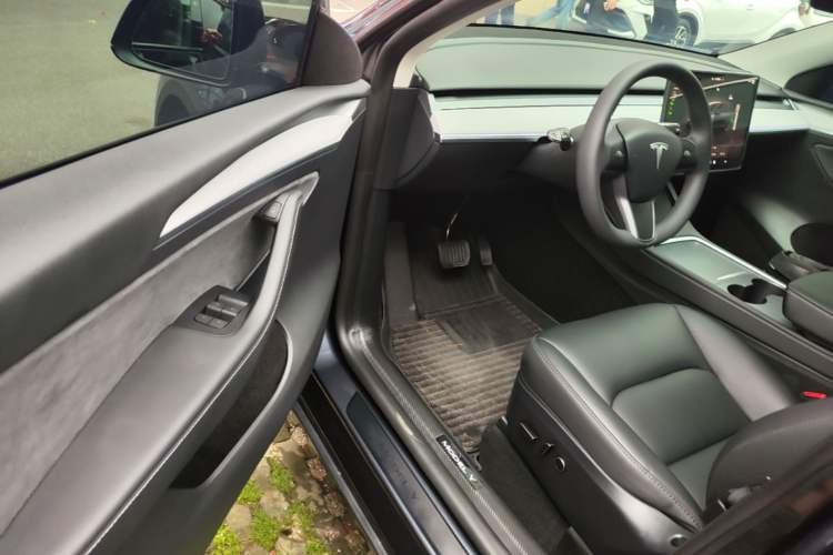 Used Tesla Model Y 2024 Rear-Wheel-Drive Version Driver Seat