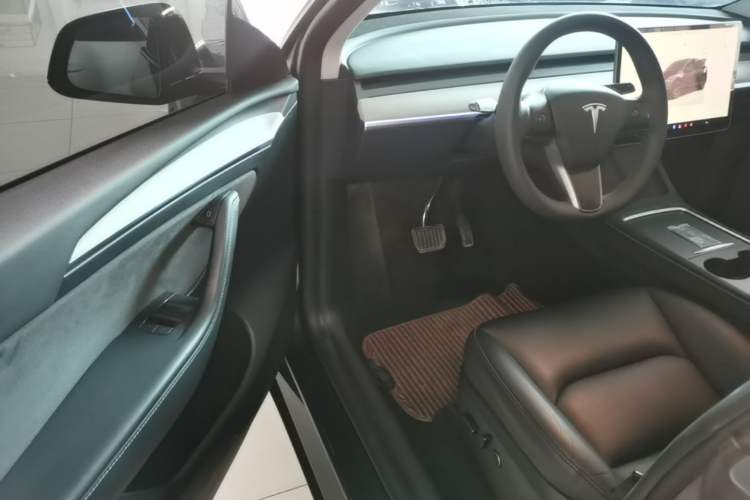 Used Tesla Model Y 2024 Rear-Wheel-Drive Version Driver Seat