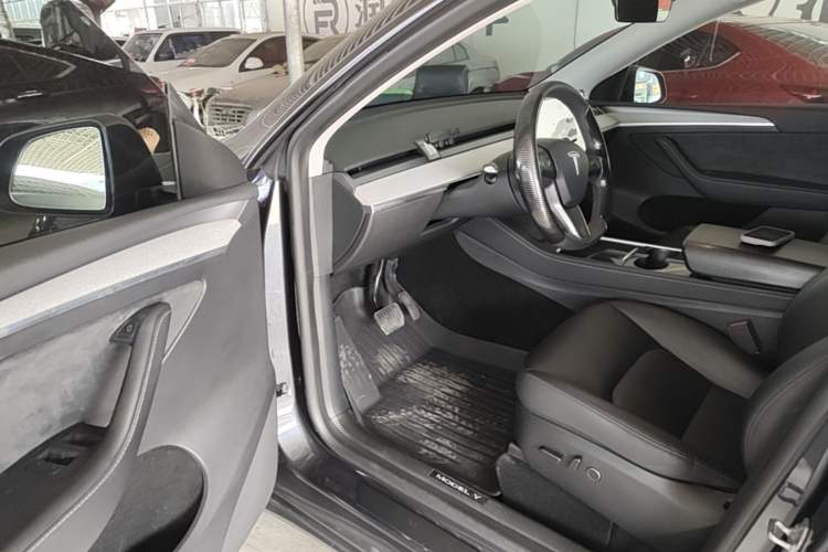 Used Tesla Model Y 2024 Rear-Wheel-Drive Version Driver Seat