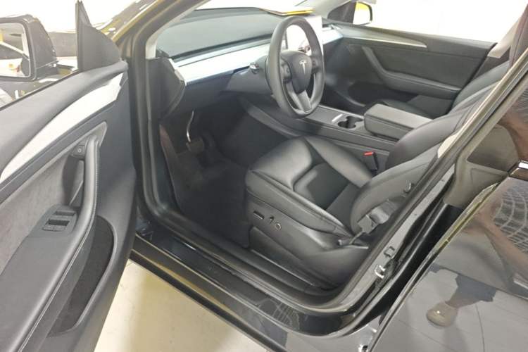 Used Tesla Model Y 2024 Rear-Wheel-Drive Version Driver Seat