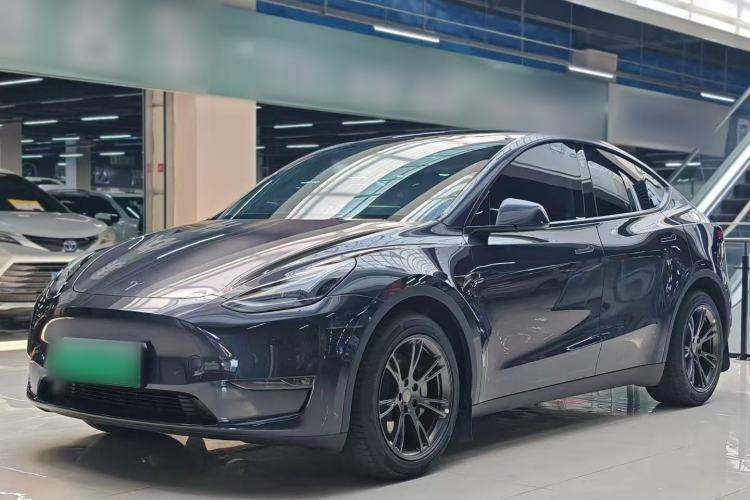 Tesla Model Y 2024 Long-Range All-Wheel-Drive Version