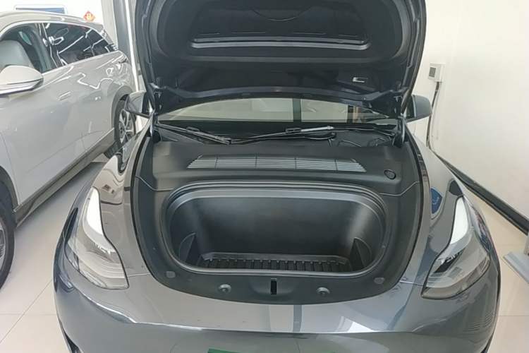 Used Tesla Model Y 2024 Rear-Wheel-Drive Version Engine Bay