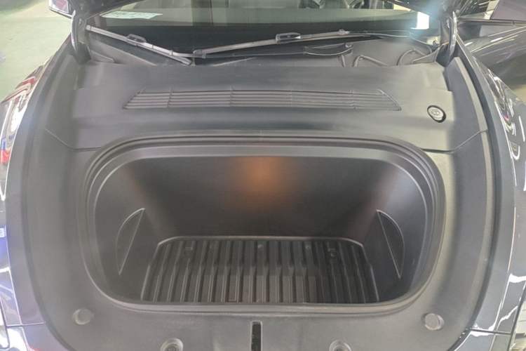 Used Tesla Model Y 2024 Rear-Wheel-Drive Version Engine Bay