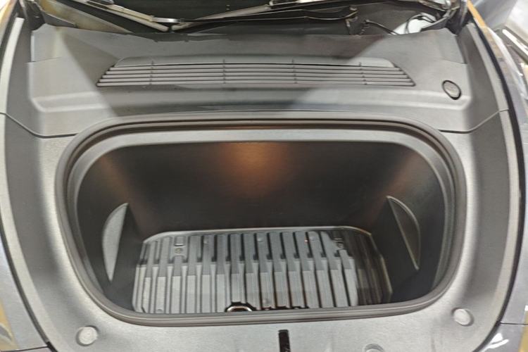 Used Tesla Model Y 2024 Rear-Wheel-Drive Version Engine Bay
