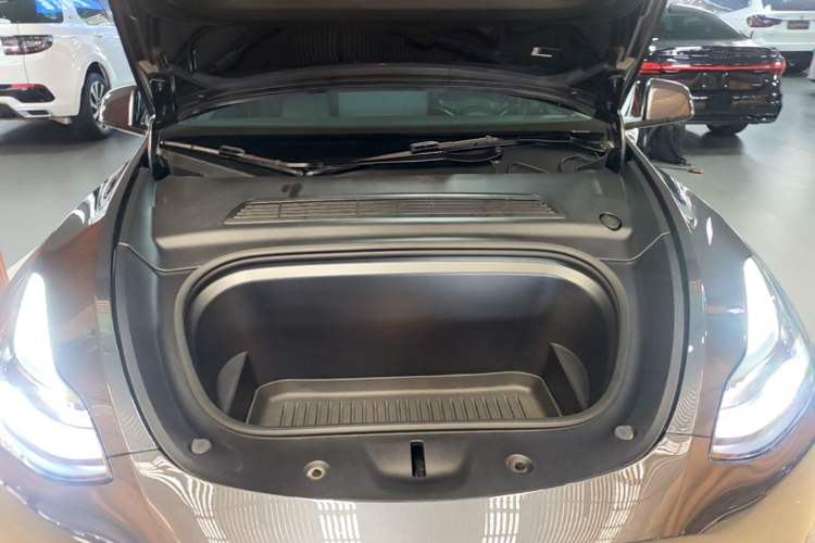 Used Tesla Model Y 2024 Rear-Wheel-Drive Version Engine Bay