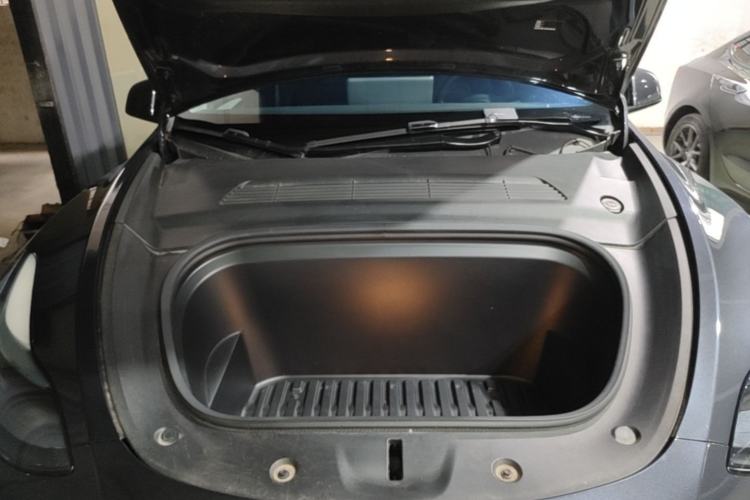 Used Tesla Model Y 2024 Rear-Wheel-Drive Version Engine Bay