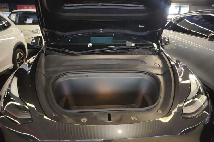 Used Tesla Model Y 2024 Rear-Wheel-Drive Version Engine Bay
