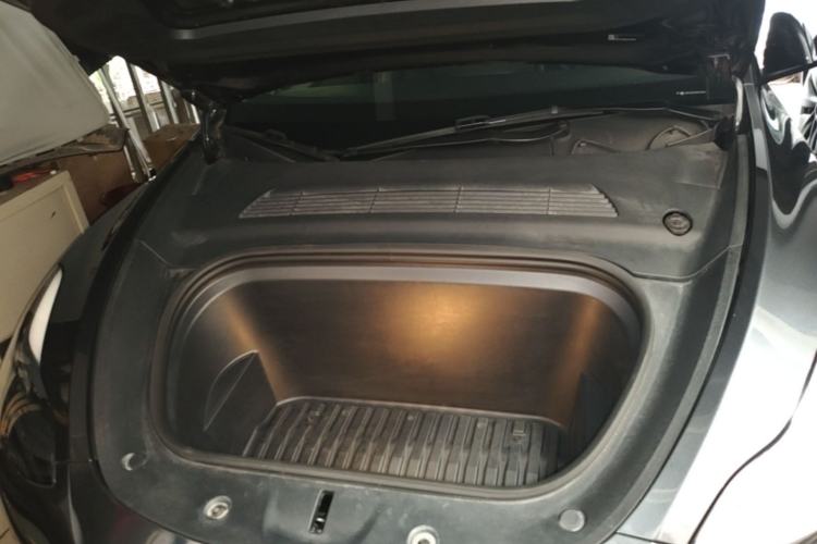 Used Tesla Model Y 2024 Rear-Wheel-Drive Version Engine Bay