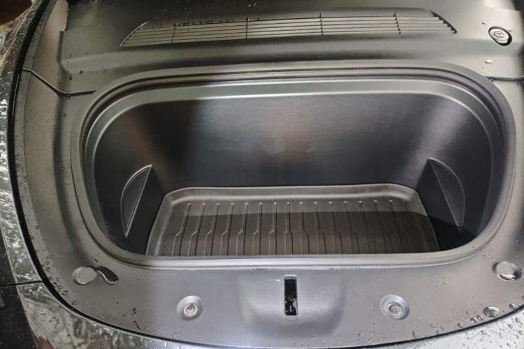 Used Tesla Model Y 2024 Rear-Wheel-Drive Version Engine Bay