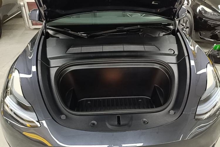 Used Tesla Model Y 2024 Rear-Wheel-Drive Version Engine Bay