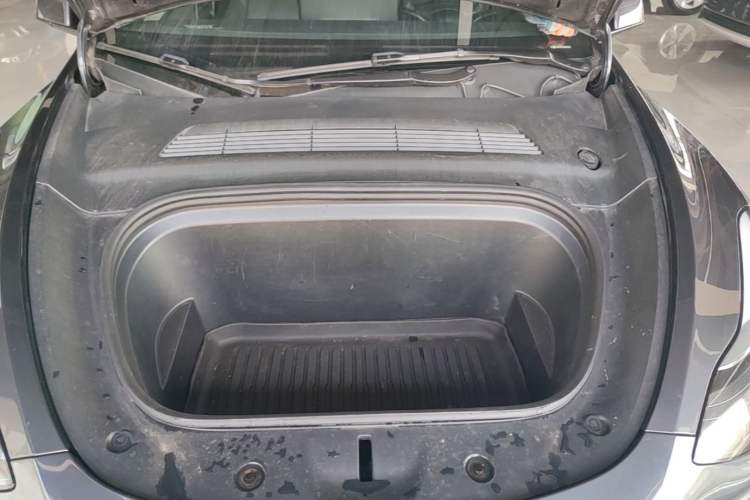Used Tesla Model Y 2024 Rear-Wheel-Drive Version Engine Bay