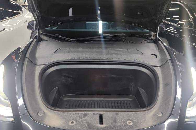 Used Tesla Model Y 2024 Rear-Wheel-Drive Version Engine Bay