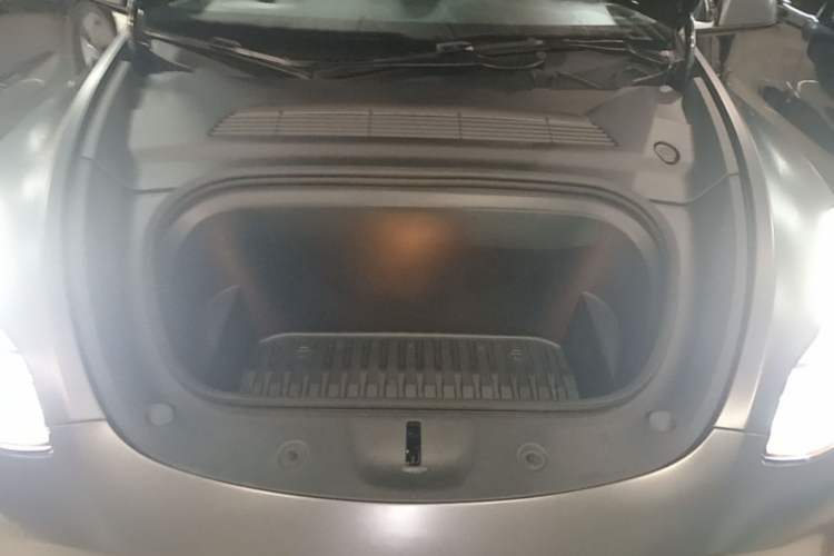 Used Tesla Model Y 2024 Rear-Wheel-Drive Version Engine Bay