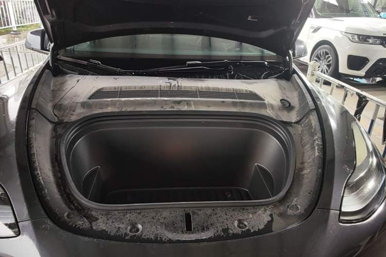 Used Tesla Model Y 2024 Rear-Wheel-Drive Version Engine Bay