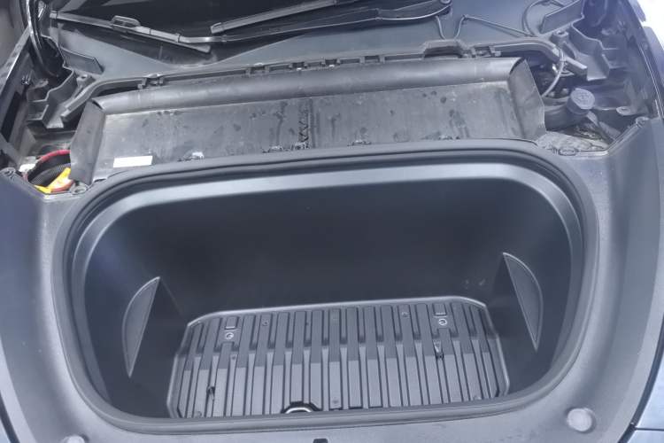 Used Tesla Model Y 2024 Rear-Wheel-Drive Version Engine Bay