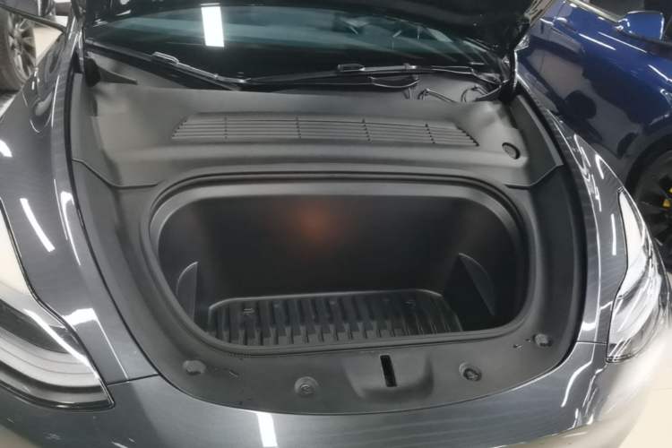 Used Tesla Model Y 2024 Rear-Wheel-Drive Version Engine Bay