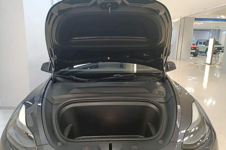 Used Tesla Model Y 2024 Rear-Wheel-Drive Version Engine Bay