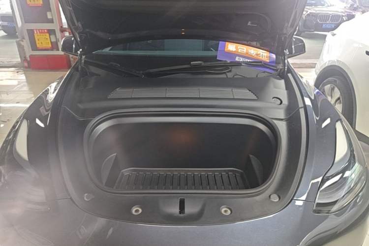 Used Tesla Model Y 2024 Rear-Wheel-Drive Version Engine Bay
