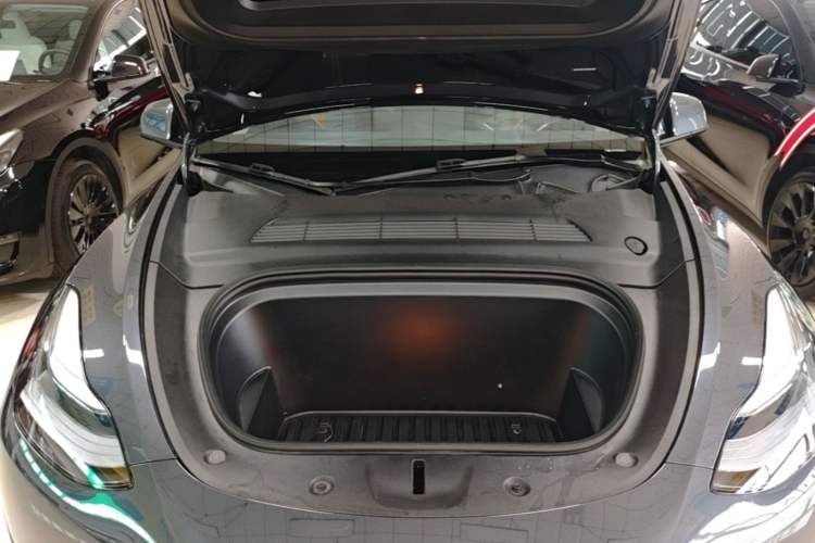 Used Tesla Model Y 2024 Rear-Wheel-Drive Version Engine Bay