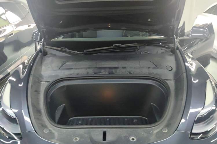 Used Tesla Model Y 2024 Rear-Wheel-Drive Version Engine Bay