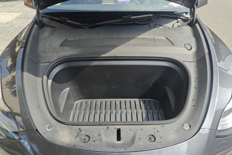 Used Tesla Model Y 2024 Rear-Wheel-Drive Version Engine Bay