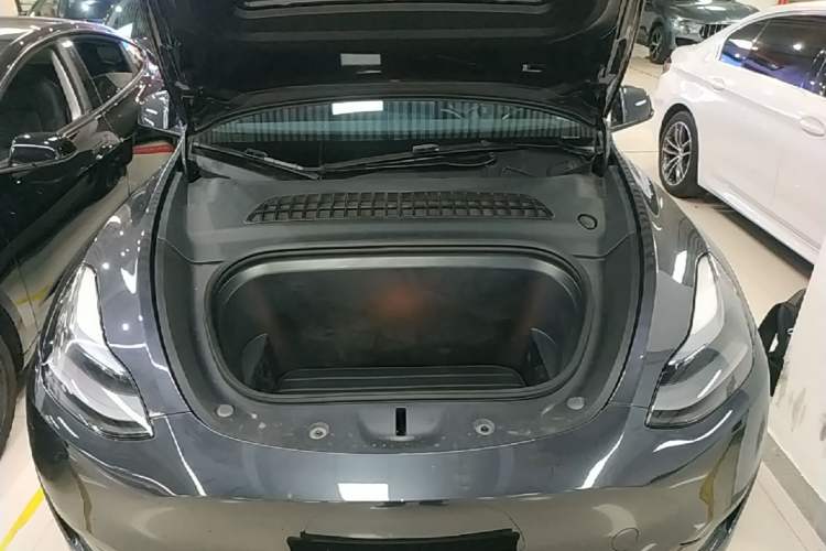 Used Tesla Model Y 2024 Rear-Wheel-Drive Version Engine Bay
