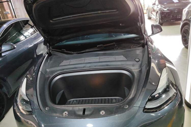 Used Tesla Model Y 2024 Rear-Wheel-Drive Version Engine Bay