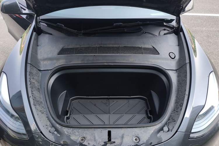 Used Tesla Model Y 2024 Rear-Wheel-Drive Version Engine Bay