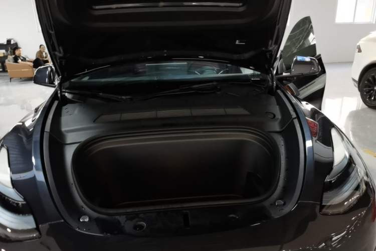 Used Tesla Model Y 2024 Rear-Wheel-Drive Version Engine Bay