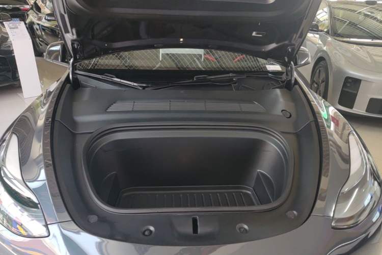 Used Tesla Model Y 2024 Rear-Wheel-Drive Version Engine Bay