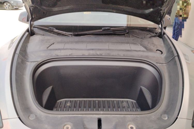 Used Tesla Model Y 2024 Rear-Wheel-Drive Version Engine Bay