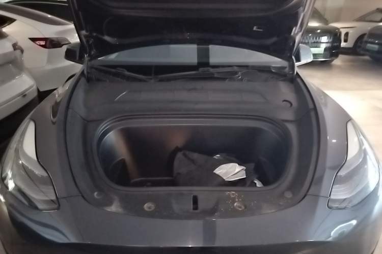 Used Tesla Model Y 2024 Rear-Wheel-Drive Version Engine Bay