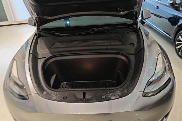 Used Tesla Model Y 2024 Rear-Wheel-Drive Version Engine Bay